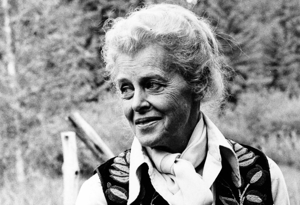 Head shot of Elizabeth Paepcke