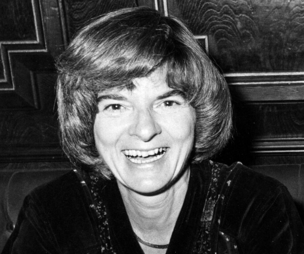 Head shot of Pauline Pedersen