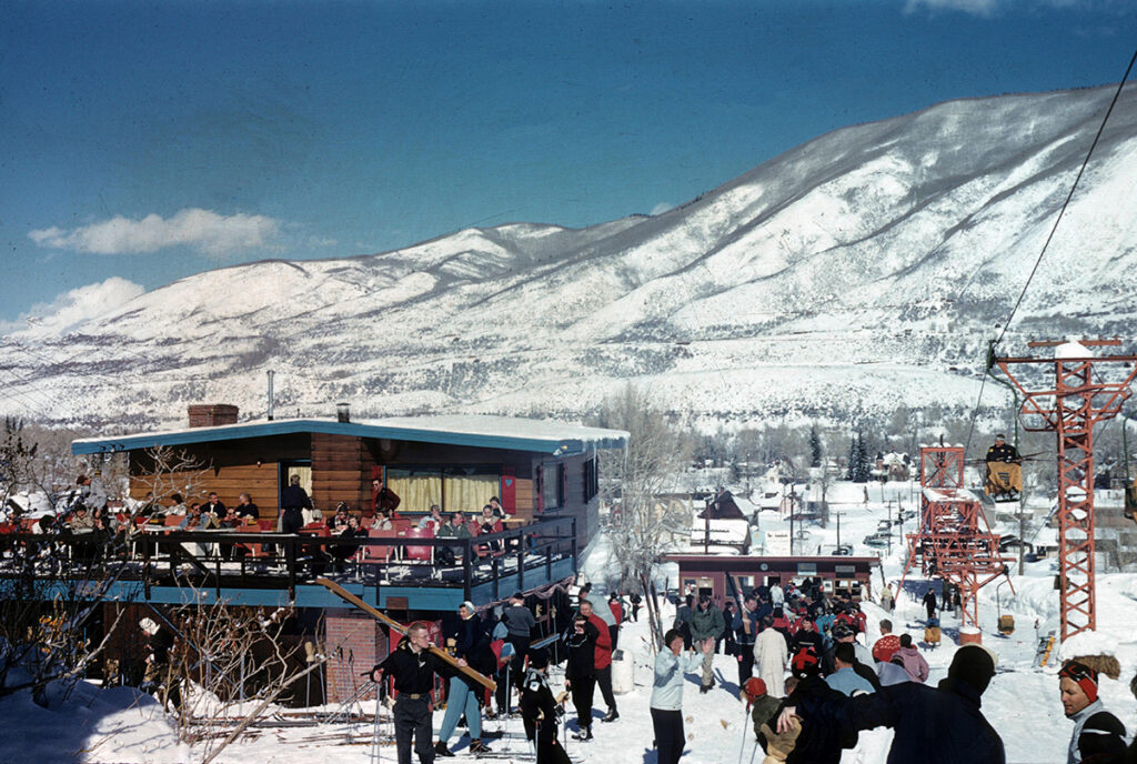 Howard and Jean Awery begin construction on the new Skiers Chalet restaurant (Steakhouse building)